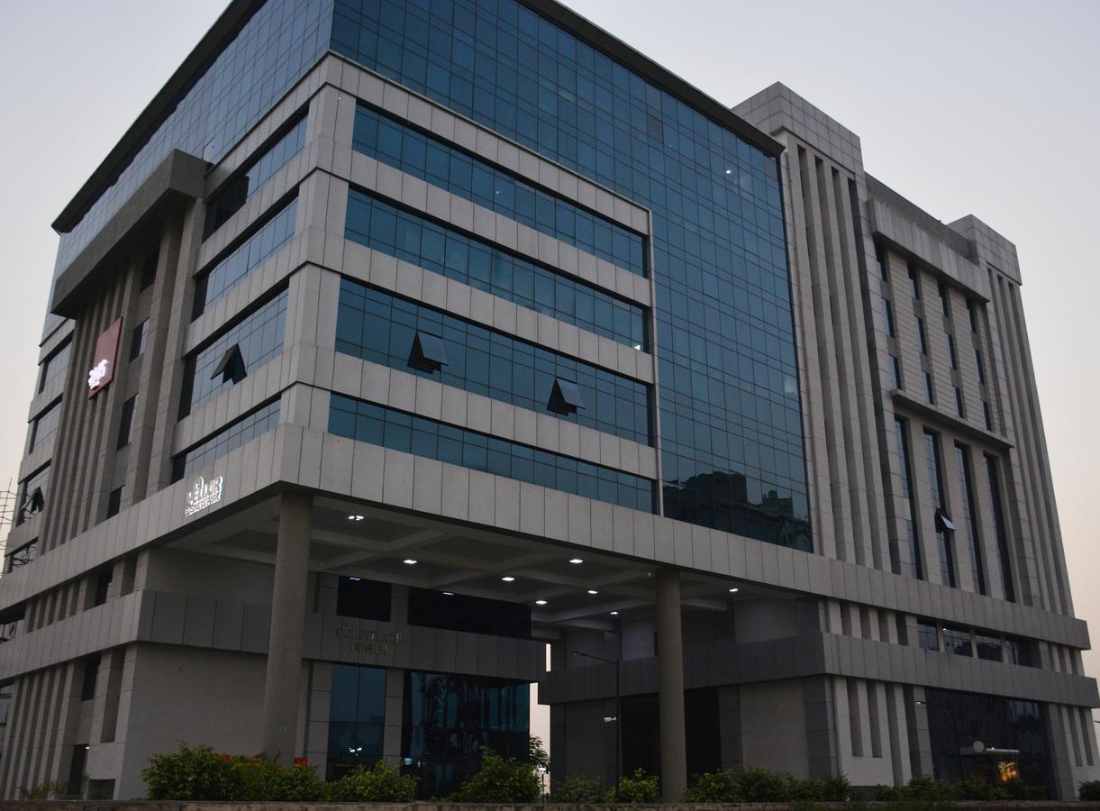 Hide Away Suites Noida Exterior foto